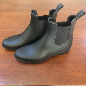 Sam Edelman Tinsley Black Rubber Chelsea Rainboots
